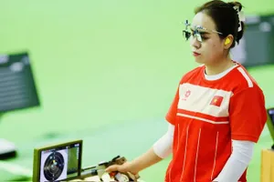 Xạ thủ Trịnh Thu Vinh và đồng đội sẽ đi Ấn Độ thi đấu giải vô địch súng ngắn, súng trường châu Á 2026 cuối tuần này. Ảnh: DŨNG PHƯƠNG