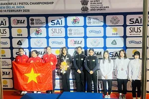 Trịnh Thu Vinh và đồng đội đã giành được HCB trong ngày 4-2. Ảnh: MINH MINH