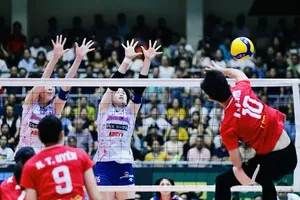 Đội PFU Blue Cats (trắng) không thể sang Việt Nam dự giải năm nay. Ảnh: DŨNG PHƯƠNG