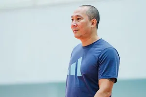 HLV Nguyễn Tuấn Kiệt bắt đầu tập luyện chuyên môn ngay kỳ nghỉ Tết. Ảnh: BCHN