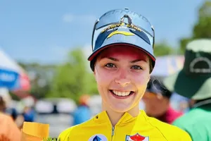 Cua-rơ Komina Marina đã vượt lên giành áo Vàng tạm thời của cuộc đua. Ảnh: XEDAPONLINE