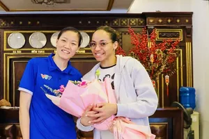 HLV Ngọc Hoa đã đón chào ngoại binh Cuba gia nhập đội hình chuẩn bị cho Cúp Hoa Lư-Bình Điền 2026. Ảnh: VTVBĐLA