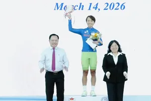 Cua-rơ Nguyễn Thị Thật có áo Xanh tại giải. Ảnh: VCF