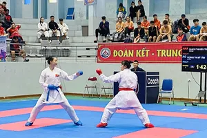 Võ sĩ karate được tranh tài để giành những thành tích cao nhất trong giải vô địch quốc gia các câu lạc bộ. Ảnh: MINH CHIẾN