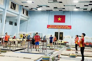 Cử tạ Việt Nam chính thức có chuyên gia Trung Quốc huấn luyện từ ngày 15-3. Ảnh: MINH CHIẾN