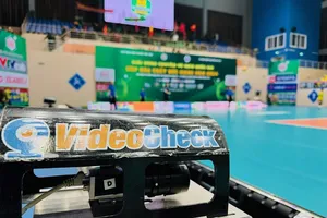 Hệ thống Video Eyes Challenge của bóng chuyền Việt Nam đang được bảo trì để có thể vận hành tốt tại giải quốc gia năm nay. Ảnh: DŨNG PHƯƠNG