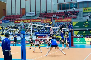 Đội Hà Nội và Hóa chất Đức Giang đã thi đấu tạo nên cuộc so tài hấp dẫn. Ảnh: MINH CHIẾN