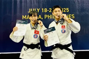 Lâm Thị Ngân Hà (trái) là gương mặt có suất thi đấu giải vô địch châu Á 2026. Ảnh: NGÂN HÀ