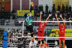 Các tay đập Biên Phòng MB và Công an TPHCM đã cống hiến trận đấu hấp dẫn. Ảnh: VFV