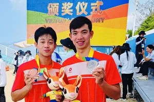 Mai Trần Tuấn Anh và Nguyễn Huy Hoàng đã giành huy chương tại Đại hội thể thao bãi biển châu Á 2026. Ảnh: MINH MINH