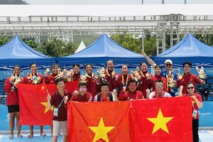 Đoàn thể thao Việt Nam giành được tấm HCV cuối cùng, HCV thứ 3, tại ngày tranh tài 30-4 để vươn lên hạng 4 chung cuộc. Ảnh: MINH MINH