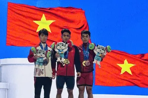 K'Dương (giữa) có mặt chuẩn bị tranh tài tại Ai Cập. Ảnh: NGUYỄN HUY