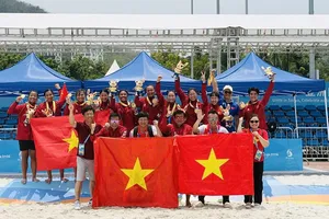 Đội bóng ném bãi biển nữ Việt Nam đã có tấm HCV tại Đại hội thể thao bãi biển châu Á 2026. Ảnh: MINH MINH