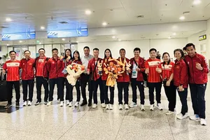 Những thành viên cuối cùng của Đoàn thể thao Việt Nam đã về quê nhà kết thúc Đại hội thể thao bãi biển châu Á 2026. Ảnh: MINH CHIẾN