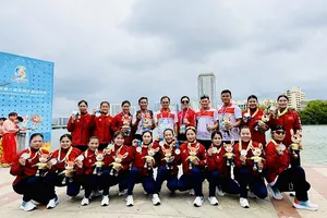 Thể thao Việt Nam có những thành tích tốt với môn đua thuyền truyền thống thời gian qua. Ảnh: HẠNH HẠNH