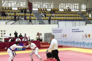 VĐV thi đấu tại giải jujitsu vô địch lứa tuổi trẻ quốc gia 2026 ở Bắc Ninh. Ảnh: MINH CHIẾN