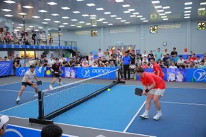 Trận chung kết đôi nam hệ chuyên nghiệp đã thu hút đông đảo sự cổ vũ của khán giả. Ảnh: PICKLEBALL VIETNAM