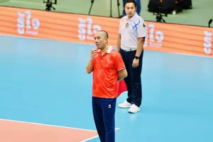 HLV Nguyễn Tuấn Kiệt và cầu thủ Việt Nam đã biết được thể thức thi đấu mới tại AVC Cup 2026. Ảnh: DŨNG PHƯƠNG