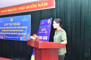 Lãnh đạo Trung tâm thể dục thể thao Công an Nhân dân khai mạc lớp tập huấn phòng, chống doping. Ảnh: MINH MINH