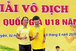 VĐV điền kinh TPHCM đã có tấm HCV nhảy cao nam tại giải năm nay. Ảnh: MINH CHIẾN