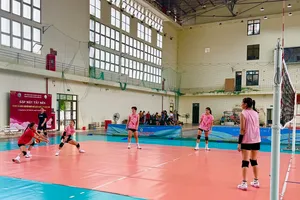 Cầu thủ nữ U18 Việt Nam tập luyện tập trung cao độ để sẵn sàng sang Thái Lan thi đấu. Ảnh: MINH CHIẾN