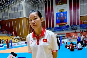 HLV Nguyễn Thị Ngọc Hoa đảm trách vai trò HLV trưởng đội nữ U18 Việt Nam. Ảnh: MINH CHIẾN