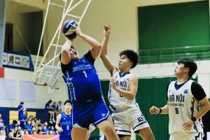 Cầu thủ nam U16 TPHCM (áo xanh) đã chơi xuất sắc tại trận chung kết. Ảnh: VBF