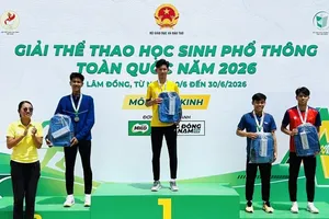 VĐV nhảy cao Huỳnh Thịnh của đội thể thao học sinh TPHCM đã có kết quả tốt trong giải năm nay. Ảnh: TRỊNH ĐỨC
