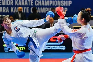 Nguyễn Thị Diệu Ly (đai đỏ) đang có phong độ cao sau khi giành ngôi vô địch châu Á 2026. Ảnh: AKF