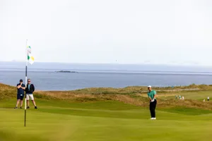 Nguyễn Anh Minh đã thi đấu trận Single của mình. Ảnh: ARNOLD PALMER CUP