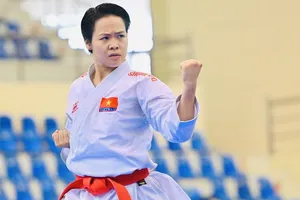 Võ sĩ karate Nguyễn Ngọc Trâm đã giành HCV nội dung kata cá nhân nữ hệ vô địch tại giải năm nay. Ảnh: AKF
