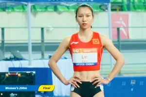 Lê Thị Cẩm Tú thi đấu chung kết 200m nữ tại giải điền kinh vô địch châu Á 2026. Ảnh: AA