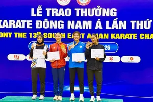 Hoàng Thị Mỹ Tâm (áo đỏ) đã có HCV cá nhân tại giải Đông Nam Á 2026 trên sân nhà. Ảnh: MINH CHIẾN
