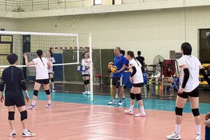 Cầu thủ bóng chuyền nữ Việt Nam đang tích cực tập luyện. Ảnh: MINH CHIẾN