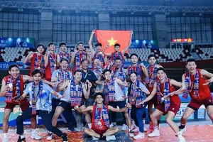 Đội tuyển bóng chuyền nam Việt Nam về nước ngày 27-7 và tiếp tục tâp huấn tại Hà Nội. Ảnh: VFV