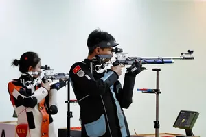 Các xạ thủ súng trường đã thi đấu nội dung cuối cùng tại Cúp thế giới 2026 là 10m hỗn hợp đồng đội nam nữ. Ảnh: DŨNG PHƯƠNG