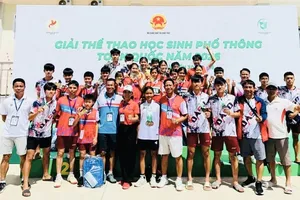 VĐV trẻ Đồng Thị Hường đóng góp chung vào kết quả nhất toàn đoàn của đội Bắc Ninh trong môn điền kinh tại giải thể thao học sinh phổ thông toàn quốc 2026 vừa qua. Ảnh: VAF