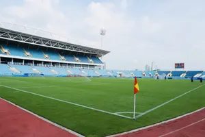 Mặt cỏ sân vận động Mỹ Đình đã được làm mới và sẵn sàng phục vụ ASEAN Cup 2026. Ảnh: MINH DÂN