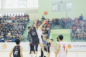 Môn bóng rổ đã thi đấu các trận vòng loại sớm nhất tại Đai học Bách Khoa Hà Nội. Ảnh: MINH MINH