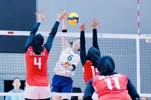 Chủ công Phạm Quỳnh Hương của đội tuyển bóng chuyền nữ Việt Nam thi đấu chặng 2 giải SEA V.Cup 2026. Ảnh: SAVA