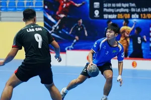 Cầu thủ bóng ném thi đấu tại giải vô địch trẻ quốc gia 2026. Ảnh: VHF