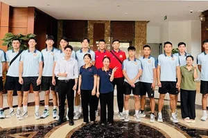 Đội bóng chuyền nam Công an TPHCM đã có mặt tại Hà Nội chuẩn bị cho giải đấu. Ảnh: CA TPHCM