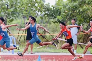 VĐV thi đấu tiếp sức sẽ có cơ hội tranh tài trên sân vận động Kon Tum (Quảng Ngãi). Ảnh: HOÀNG TÙNG