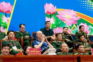 Chuyên gia Federico Rampazzo có mặt tại khán đài nhà thi đấu Đông Anh -Hà Nội )Ảnh: MINH CHIẾN)