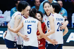 Đội tuyển bóng chuyền nữ Việt Nam sẽ gặp đội Trung Quốc tại tứ kết giải năm nay. Ảnh: VFV