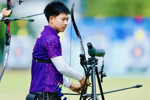 Lê Quốc Phong, một trong những cung thủ được tập huấn chuẩn bị cho ASIAD 20 (Ảnh: DŨNG PHƯƠNG)
