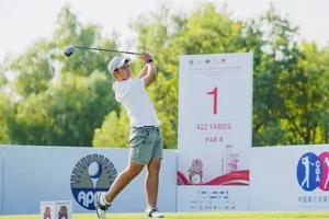 Golf thủ Nguyễn Tuấn Anh của Đội tuyển golf Việt Nam đang tranh tài ở giải. Ảnh: VGA