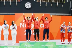 Tuyển thủ karate Việt Nam được Bộ trưởng Bộ VH-TT-DL gởi lời khen ngợi. Ảnh: LƯỢNG LƯỢNG