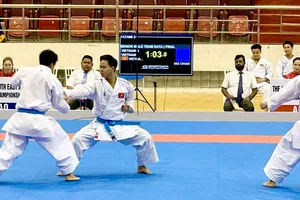 VĐV nội dung kata (biểu diễn) đồng đội nam của Đội tuyển karate Việt Nam đã kết thúc tranh tài tại ASIAD 20. Ảnh: MINH CHIẾN