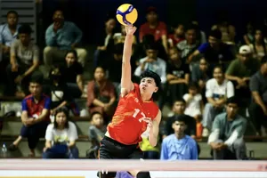 Ngọc Thuân đã tập trung thi đấu nhưng chưa đủ giúp Đội tuyển bóng chuyền nam Việt Nam trước Ấn Độ. Ảnh: DŨNG PHƯƠNG 